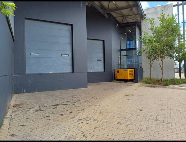 INDUSTRIAL PROPERTY TO RENT IN LOUWLARDIA